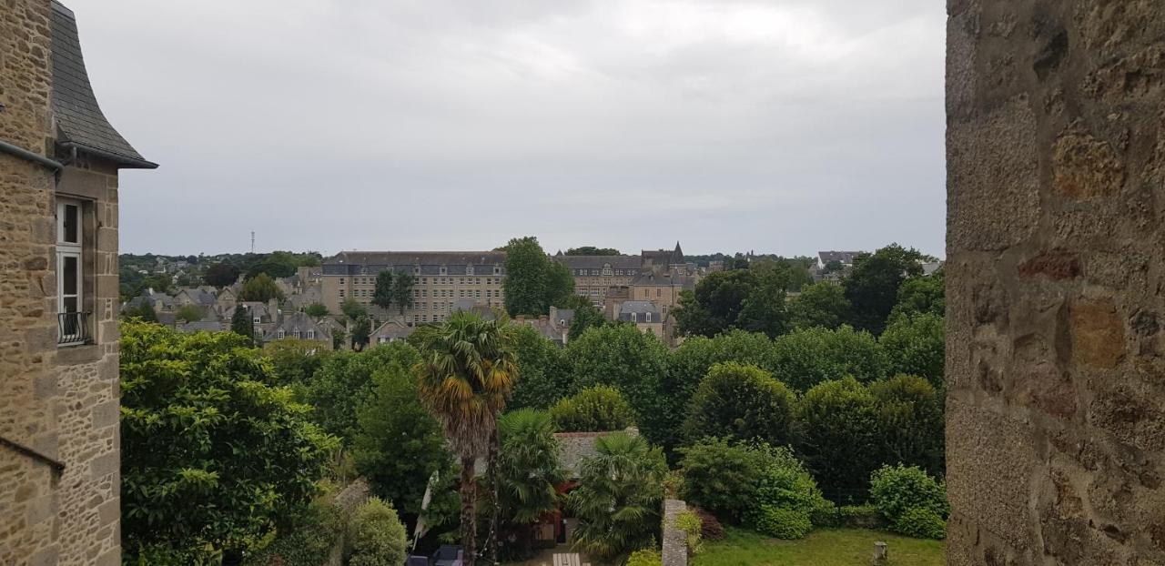 Les appartements du Marché Dinan Esterno foto