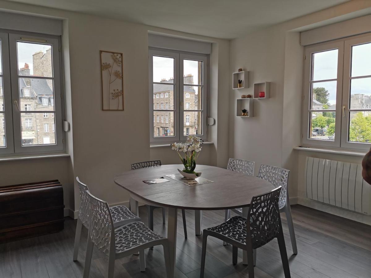 Les appartements du Marché Dinan Esterno foto