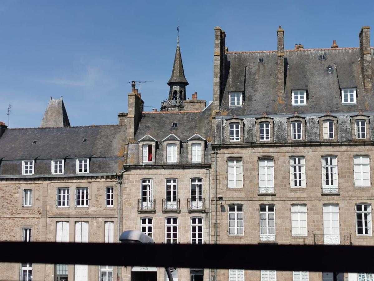 Les appartements du Marché Dinan Esterno foto