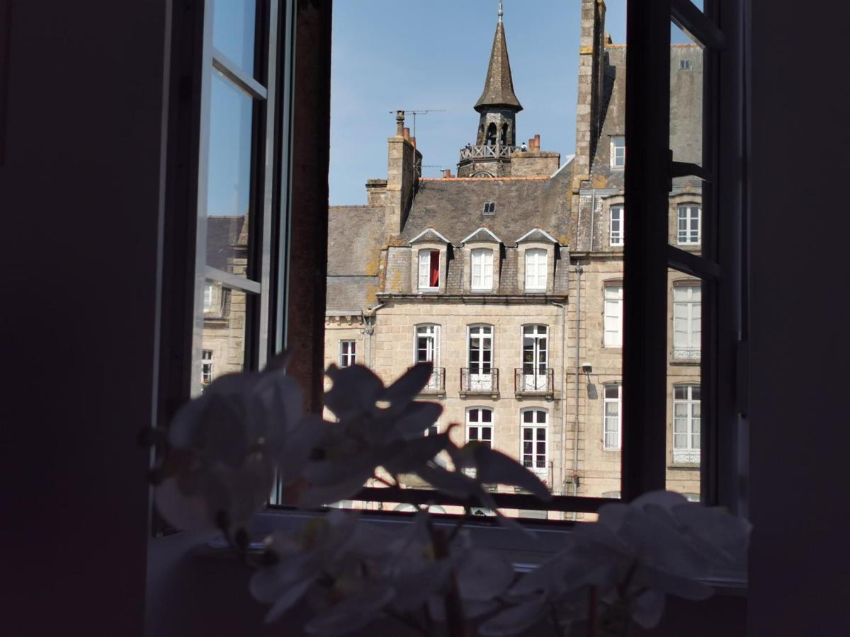 Les appartements du Marché Dinan Esterno foto