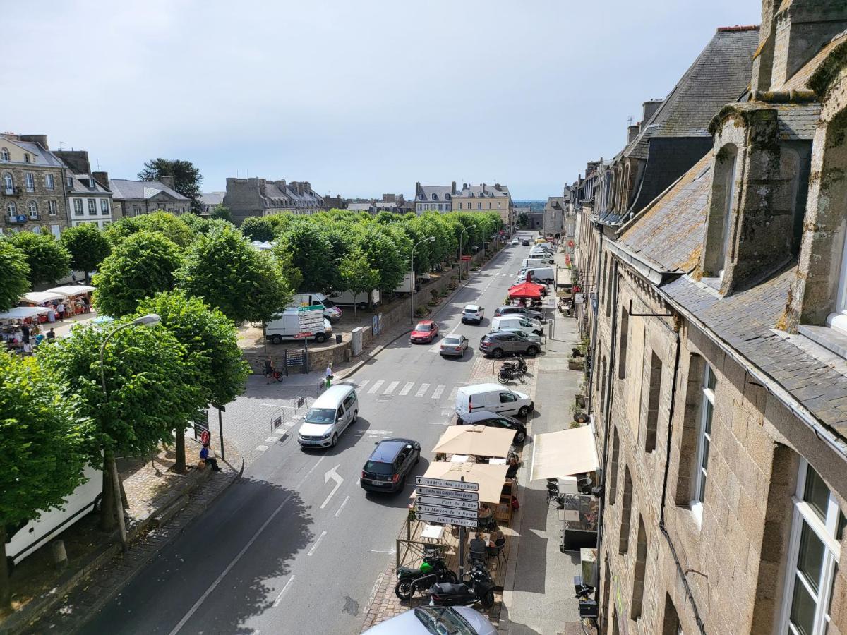 Les appartements du Marché Dinan Esterno foto