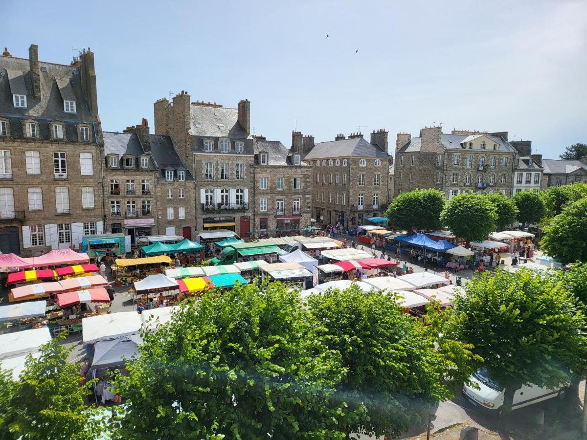 Les appartements du Marché Dinan Esterno foto